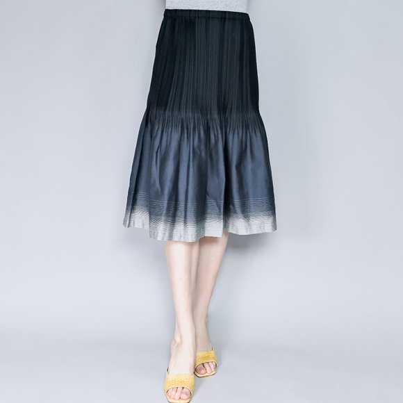 Issey Miyake Dresses & Skirts - ISSEY MIYAKE Gray Ombre Pleated Skirt Plisse Grey Midi Archive